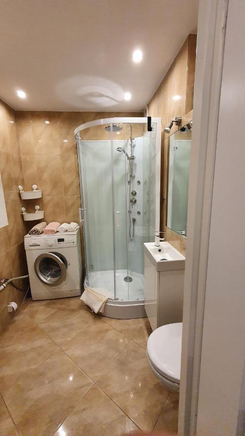 Spokojna Apt Katovice Exteriér fotografie
